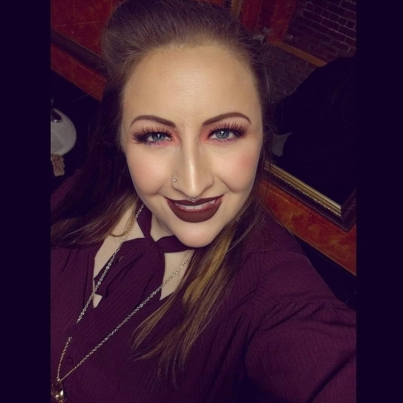 Meet your Posher, Sara - Picture 2 of 6